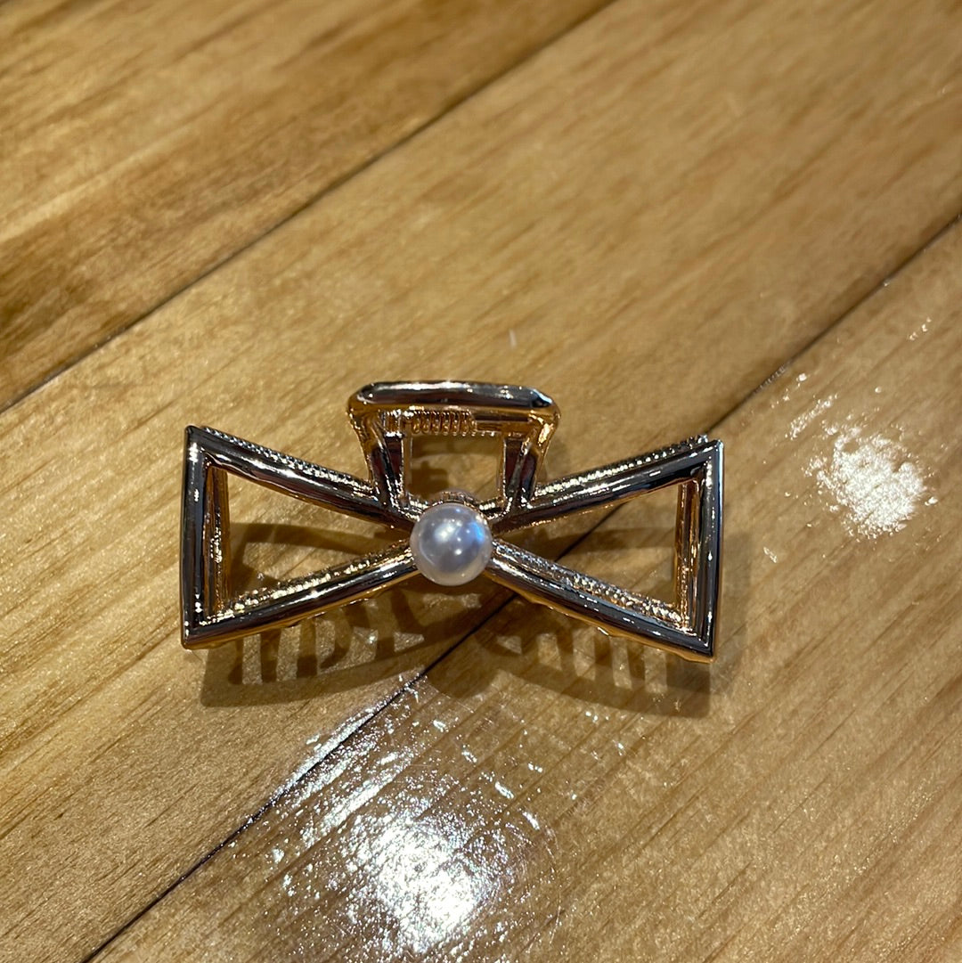 Tiny bow clip